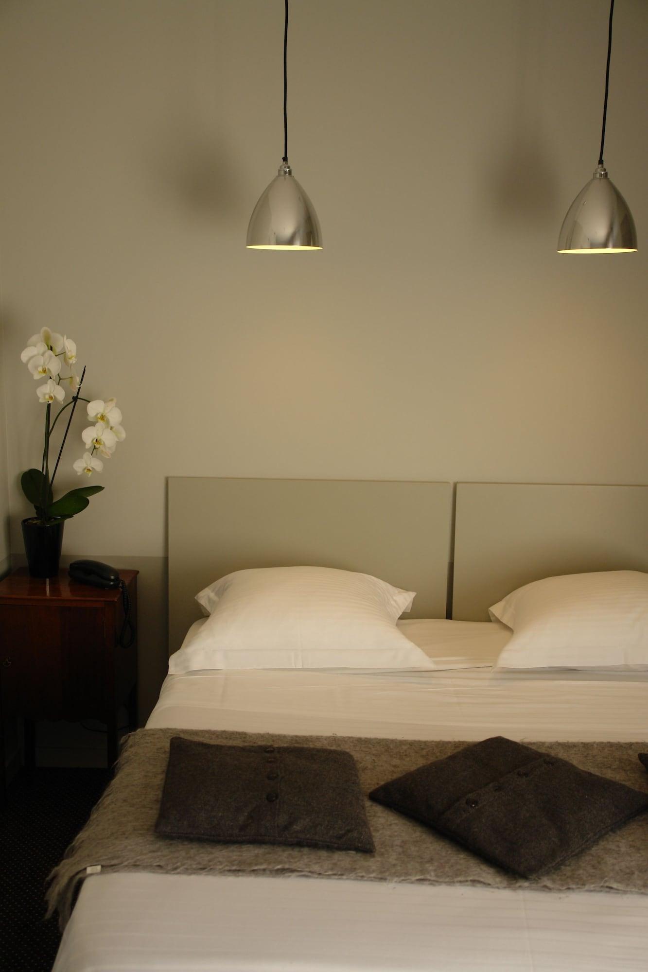 Lecoq-Gadby Hotel & Spa, The Originals Relais Ρεν Εξωτερικό φωτογραφία